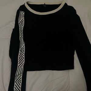 Small cropped sweatshirt
